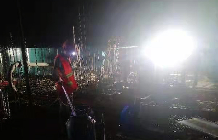 1614333732194133.jpg 小 元江高橋小區(qū)二期項目春節(jié)后復(fù)工復(fù)產(chǎn)后第一塊混凝土澆筑3.jpg